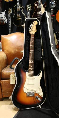 Fender Stratocaster American Standard Sunburst de 1999