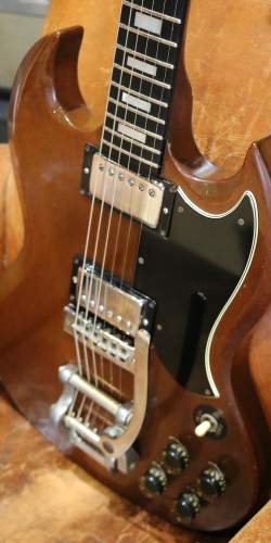 Gibson SG Standard Walnut de 1974 avec Bigsby d'origine