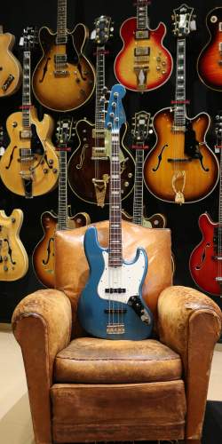 Fender Jazz Bass Lake Placid Blue (Matching Headstock) de 1966