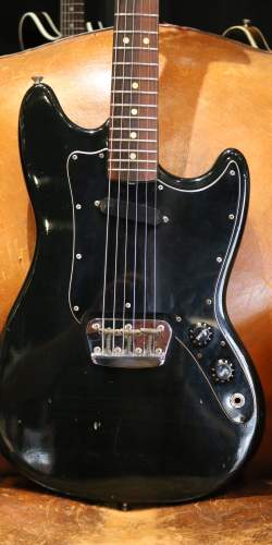 Fender Musicmaster Black de 1977