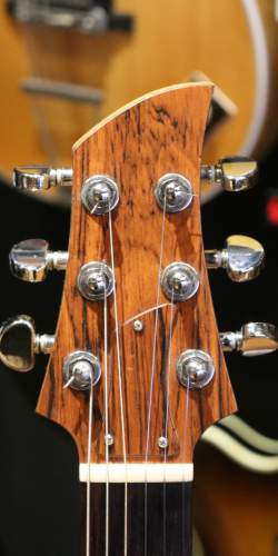 Ampeg ADA6 Dan Armstrong Lucite Guitar Reissue Clear de 2007