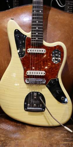 Fender Jaguar Série L Olympic White Matching Headstock de 1965
