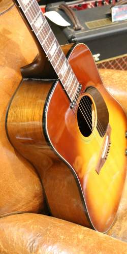 Gibson J-160E Sunburst de 1974