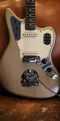 Fender Jaguar Série L Shoreline Gold de 1964