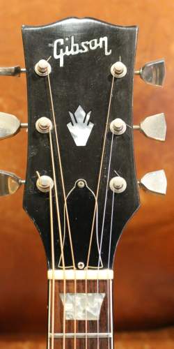 Gibson J-160E Sunburst de 1974