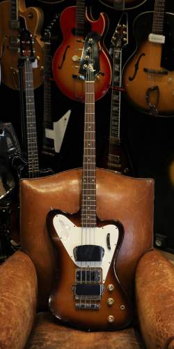 Gibson Thunderbird IV Non-Reverse Sunburst de 1967