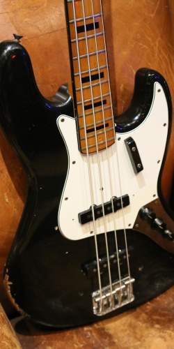 Fender Jazz Bass Black touche érable de 1972