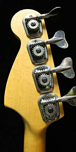 Fender Musicmaster Bass Olympic White de 1976