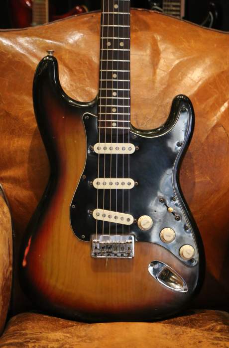 Fender Stratocaster Hardtail Sunburst de 1975