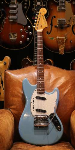Fender Mustang Daphne Blue de 1965
