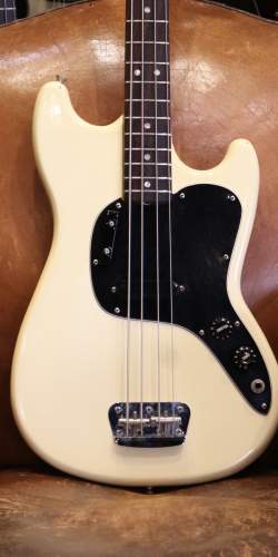 Fender Musicmaster Bass Olympic White de 1978