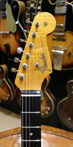 Fender Custom Shop Artisan Tamo Ash Stratocaster de 2018