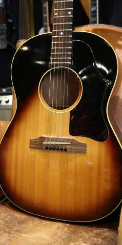 Gibson LG-1 Sunburst de 1963