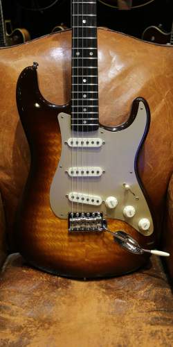 Fender Custom Shop Artisan Tamo Ash Stratocaster de 2018