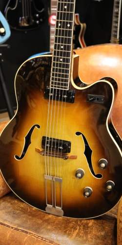 Favino Baryton Sunburst de 1961