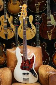 Fender Jazz Bass Olympic White Serie L de 1965