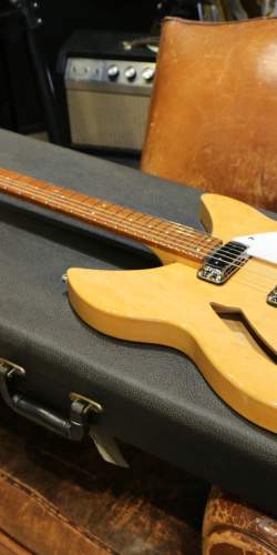 Rickenbacker 330 Mapleglo Naturelle de 1981