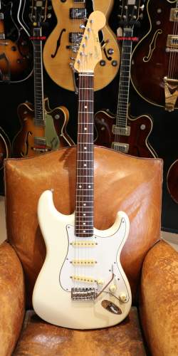 Squier Standard Stratocaster ST-362 Artic White (MIJ) de 1985