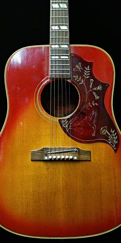 Gibson Hummingbird Cherry Sunburst de 1968