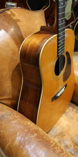 Martin D-28 Naturelle de 1957 (restaurée)