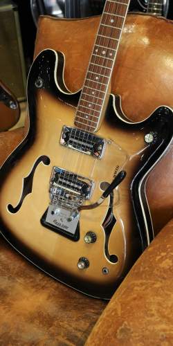 Baldwin Vibroslim Sunburst de 1965