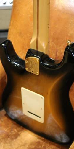 Fender 50th Anniversary American Deluxe Stratocaster Sunburst de 2004