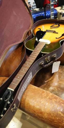 Guild T50 Cordoba Sunburst 1960