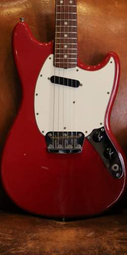 Fender Musicmaster Dakota Red de 1974