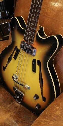 Fender Coronado I Bass Sunburst de 1968