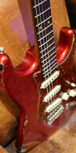 Fender Stratocaster Custom Shop 1960 Roasted Heavy Relic Limited Edition Candy Apple Red over 3 Tone Sunburst de 2018