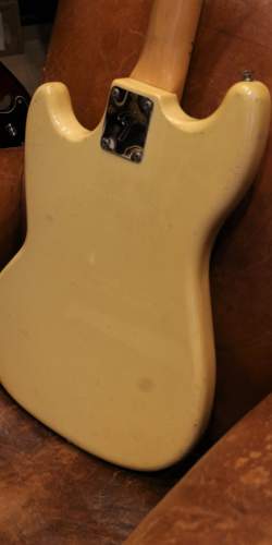 Fender Musicmaster Bass Olympic White de 1978