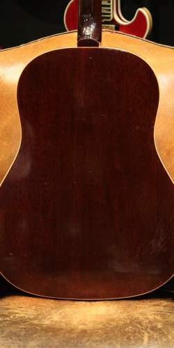 Gibson J-45 Cherryburst de 1966