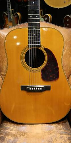 Martin D-28 Naturelle de 1957 (restaurée)