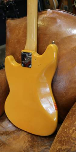 Fender Mustang Yellow Competition (Matching Headstock) de 1969