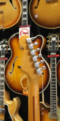 Fender Deluxe Stratocaster Plus Sunburst de 1988.