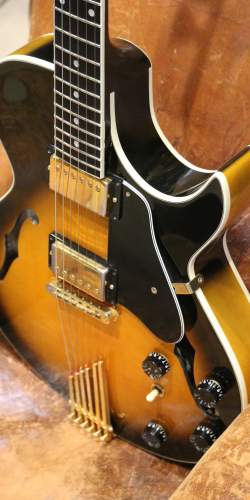 Gibson Roberts Howard Fusion III Sunburst de 1997