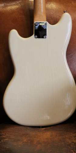 Fender Musicmaster II Olympic White de 1965