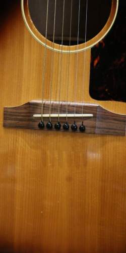 Gibson LG-1 Sunburst de 1963