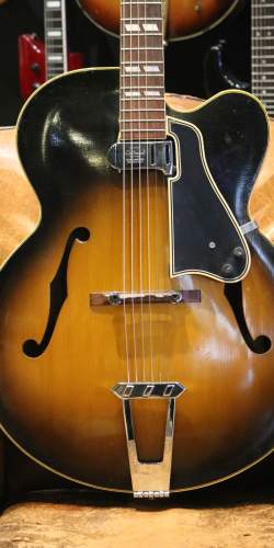 Gibson L7-C Sunburst de 1961