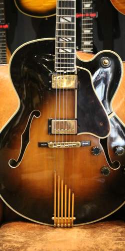 Gibson Super V CES Tobacco Sunburst de 1979 !