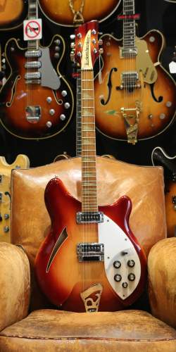 Rickenbacker 330 Fireglo de 1991