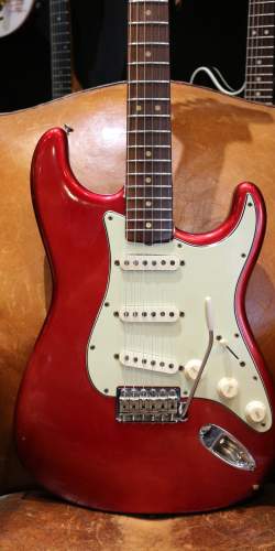 Fender Stratocaster Série L Candy Apple Red de 1964