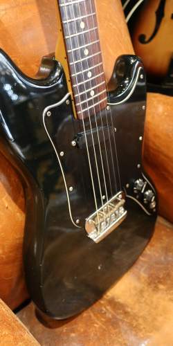Fender Musicmaster Black de 1977