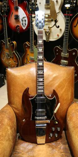 Gibson SG Standard "Large Guard Maestro" Vibrola Cherry de 1969