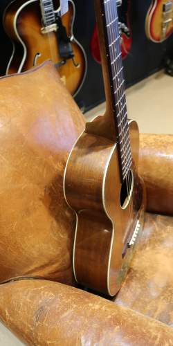 Harmony Supertone Houn' Dog Bradley Kincaid Parlor de 1929