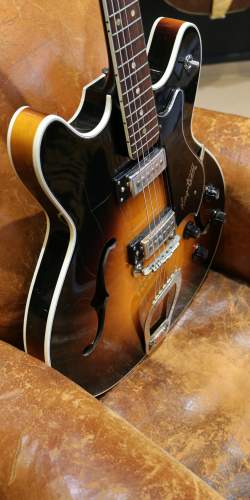 Hagstrom Viking Sunburst de 1966