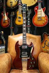 Gibson SG Standard "Large Guard" Maestro Vibrola Cherry Red de 1968