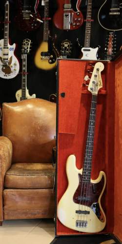 Fender Jazz Bass Olympic White (Matching Headstock) de 1965