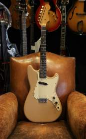 Fender Musicmaster Desert Sand de 1960
