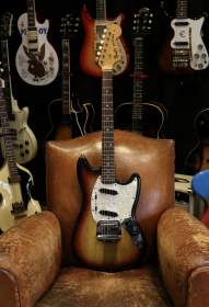Fender Mustang Sunburst de 1973